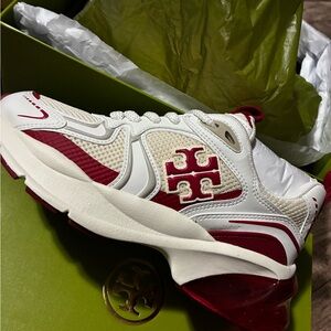 Tory Burch Cream and Tory Red Good Luck Tech Trainer Box Label